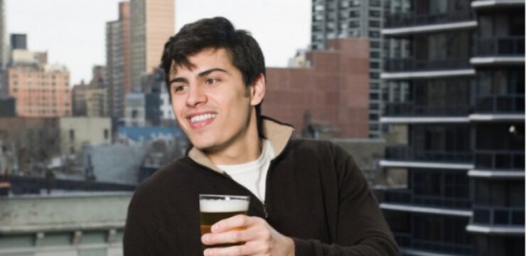 white-house-beer-recipe-man-balcony-beer.jpg