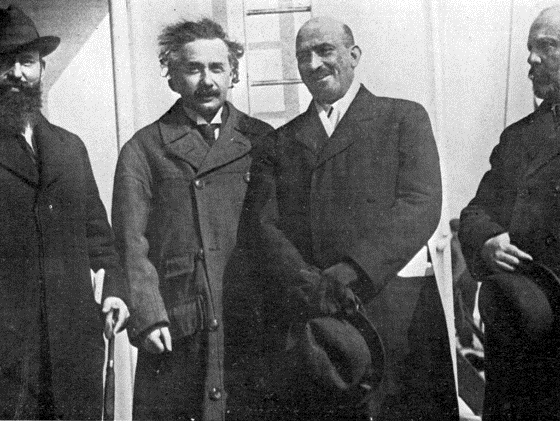 Albert Einstin With Chaim Weizmann photo 1921
