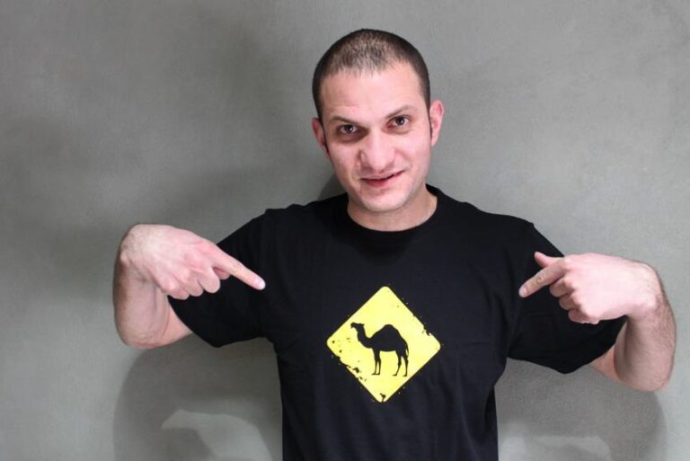 Arab shirt shops create sustainable T-shirts