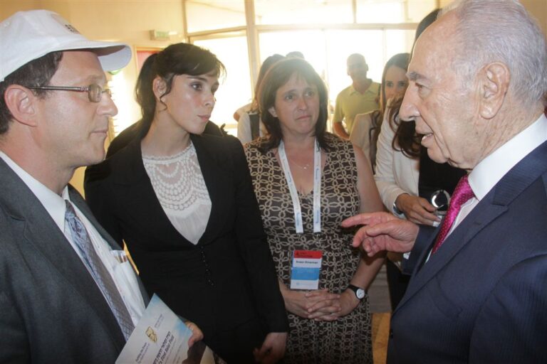 Speak With Sarah Silverman When You Support Galapagos Solar Campaign