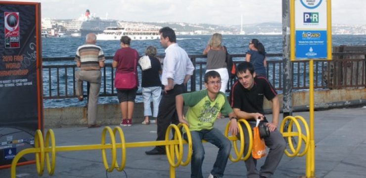 bicycle-racks-in-istanbul.jpg