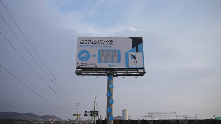 Billboard Extracts Clean Drinking Water from Air (Photos)