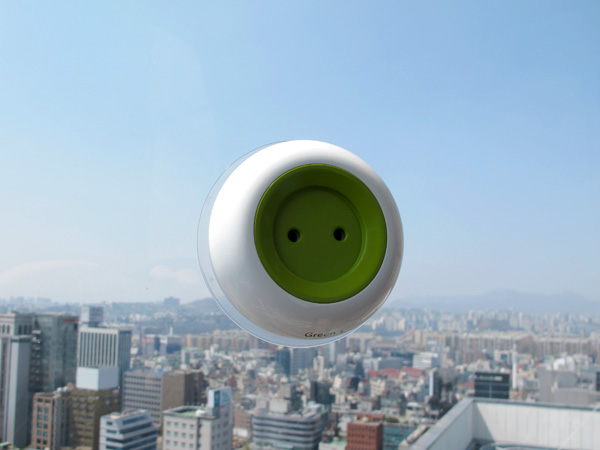 Stick the Solar-Powered Window Socket on Glass and Watch it Charge ...