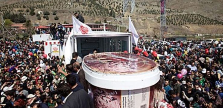 Worlds-biggest-ice-cream-tub.jpg