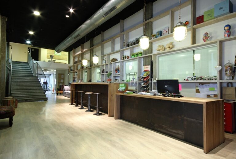 “Biggest Loser” Coach Builds a Recycled Materials Green Gym in Israel