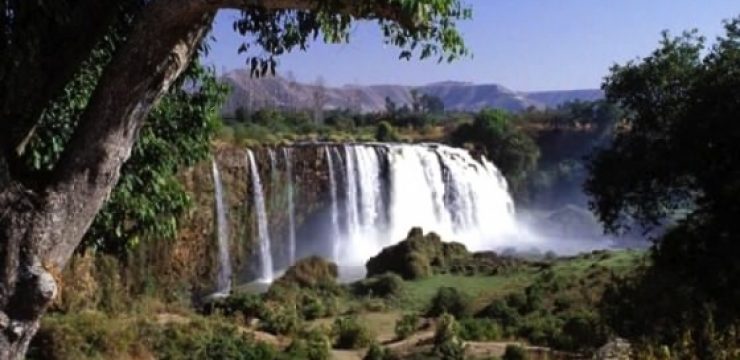 800px-Blue_Nile_Falls_Ethiopia-560x351.jpg
