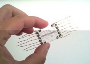 Tiny “Water Chip” Desalinates Water With the Power of a Store-Bought Battery