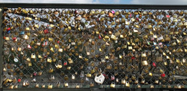 Paris-love-locks.jpg