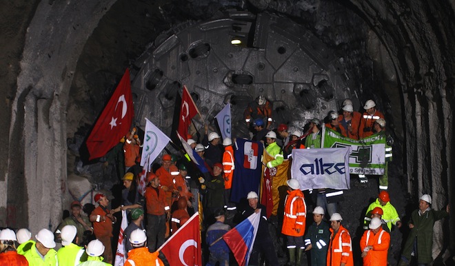 Bosporus tunnel, turkey, undersea tunnel in turkey, tunnel near earthquake zone, istanbul, urban planning in turkey