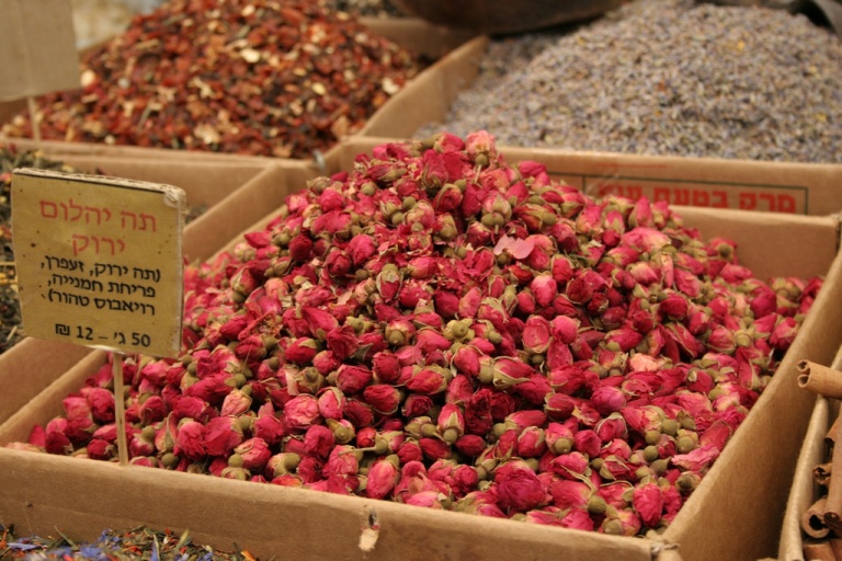 The deliciousness of dried roses in tea, vodka and granola