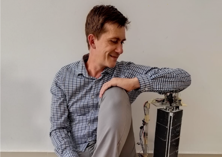 Solar “helicopter” moves quick and in 3 dimensions to catch the sun