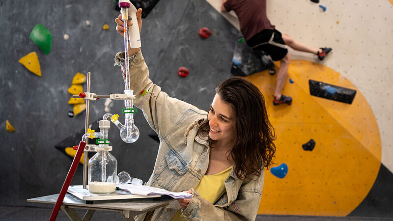 Dangers at your bouldering gym? Your climbing shoes may be harming your lungs