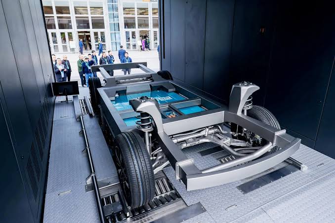 CATL is building thousands of battery-swap stations for electric trucks. Can China succeed where Israel's $850 million Better Place experiment failed?