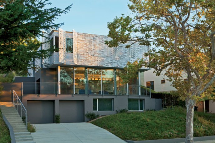 Beit Ha-Ahava: CA architect builds a house wrapped in love