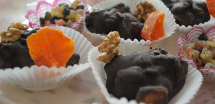 Chocolate-Fruit-Nut-Clusters.jpg