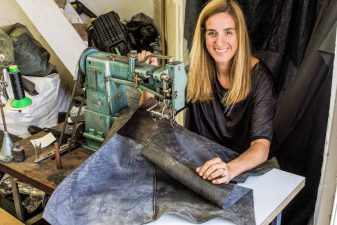 How to turn an inner tube into a handbag