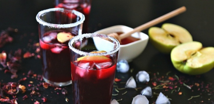 Green-Apples-with-Ginger-Hibiscus-Iced-Tea-7-.jpg