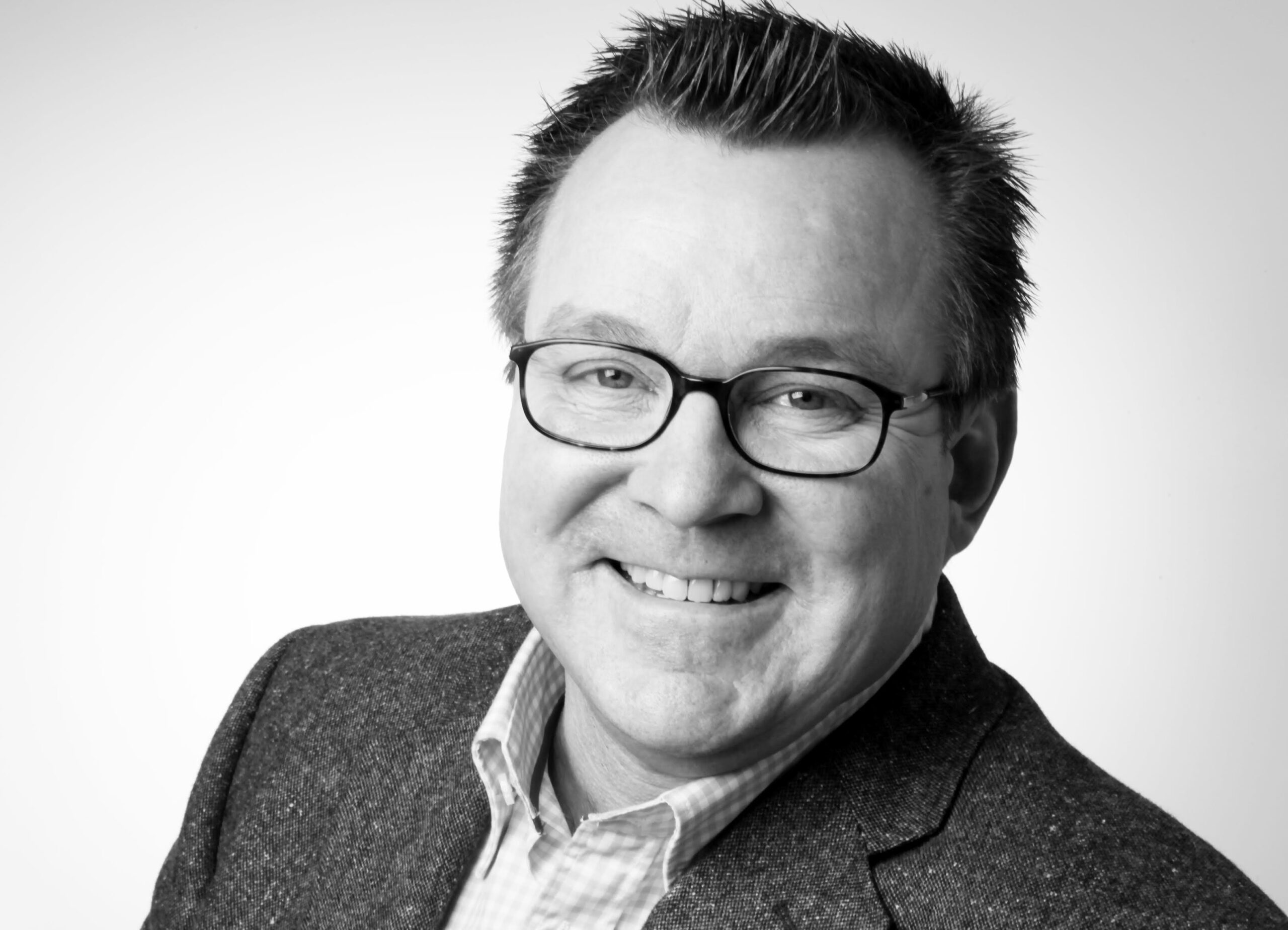 Heinz J. Sturm is a system architect and analyst exploring integrated climate, energy, water, and health systems as initiator of the Bonn Climate Project and developer of Ars Medica Nova.