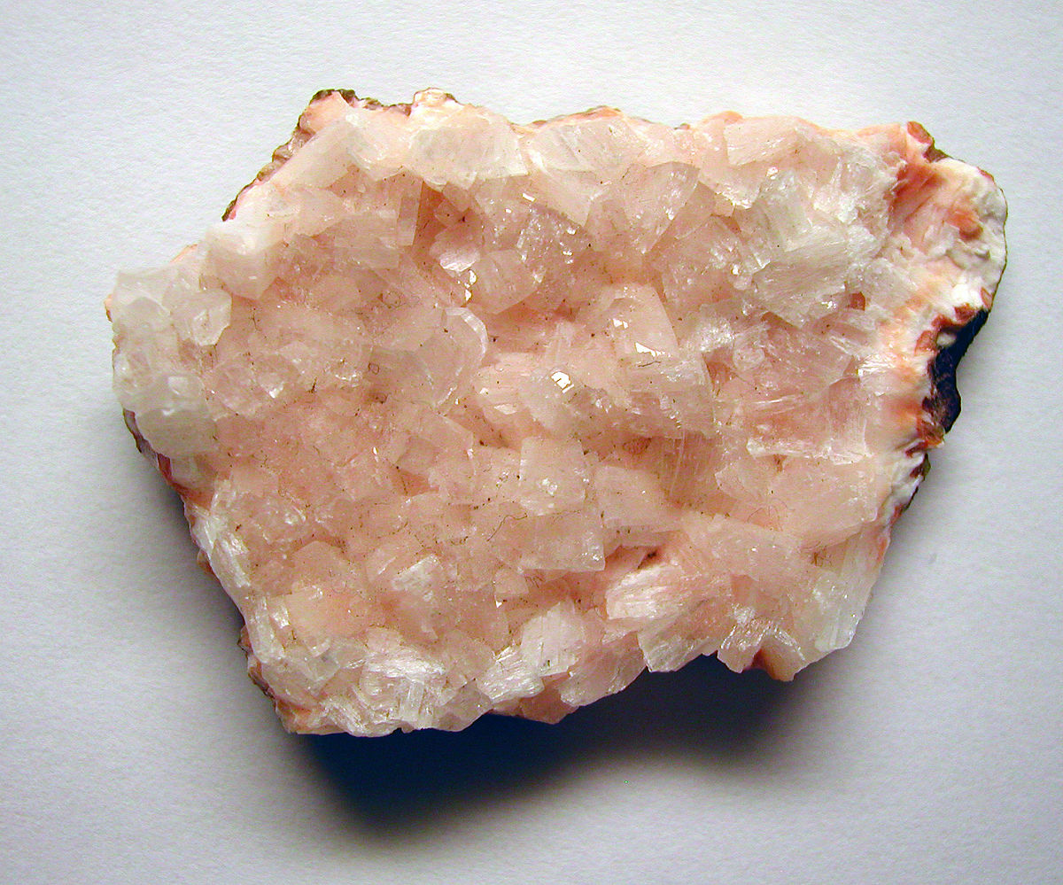 heulandite, a common zeolite for storing energy