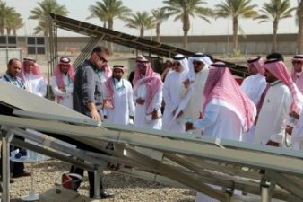 NOMADD robots clean Saudi solar panels without using a drop of water