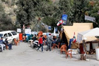 Lebanon’s largest landfill gets blocked by protestors