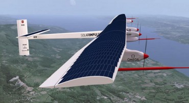 Solar Impulse 2 plane will circumnavigate Earth in 2015