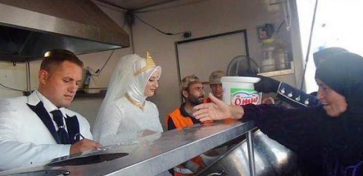 Turkish-bride-feeds-4000-Syrian-refugees.jpg