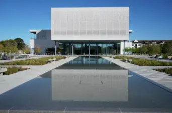 Houston eco mosque opens amid Texas faith and climate tensions