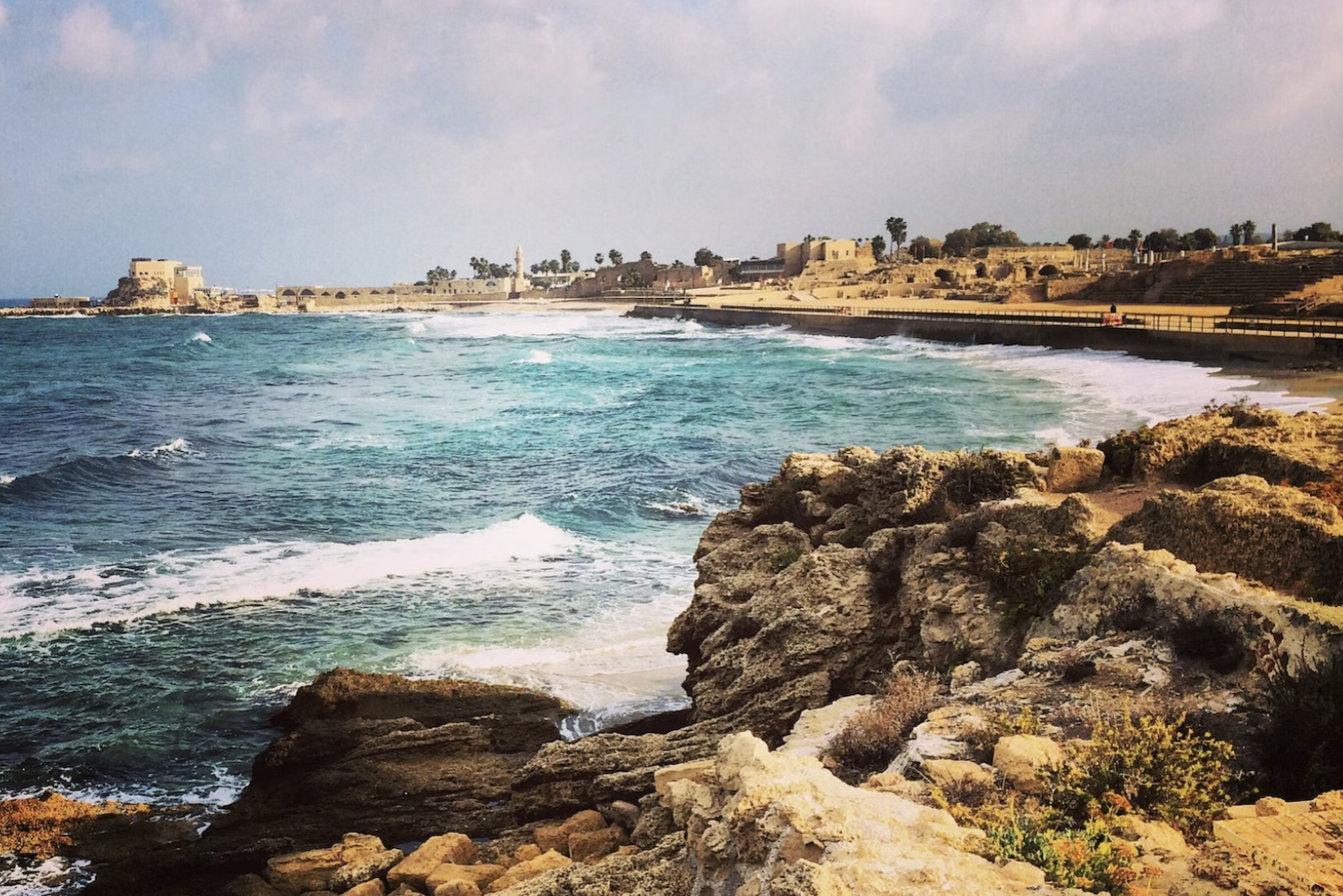 Ancient roman breakwall, mortar is self-healing