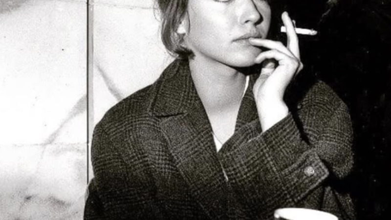 France bans outdoor smoking