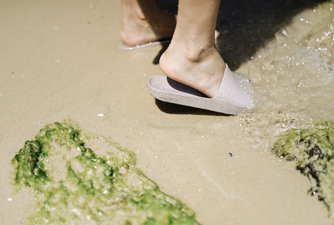 Balena, eco and biodegradable sandal slide, plastic, eco plastic, biocir, walking in water
