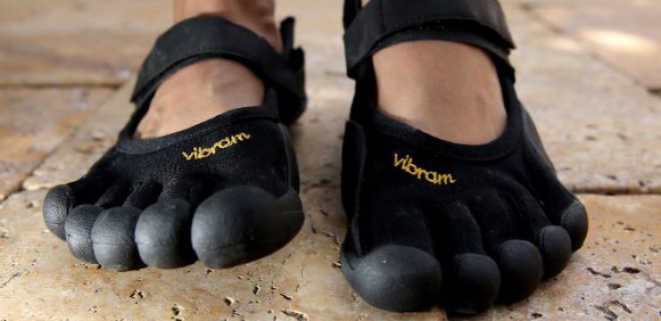 barefoot-running-shoes-vibram.jpg