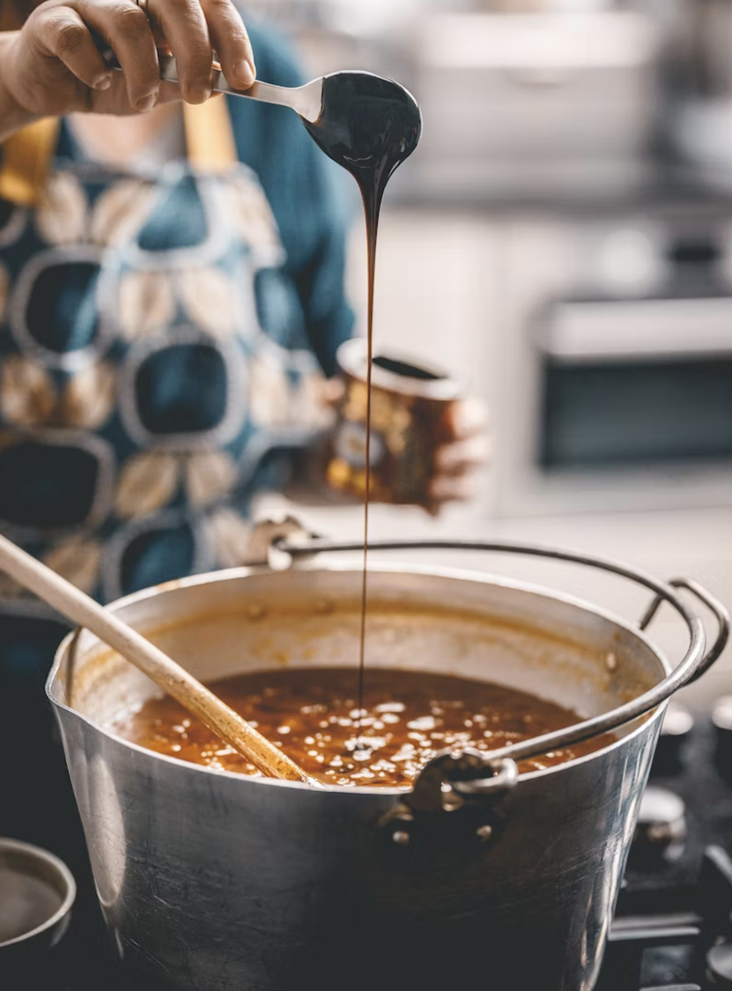 Egyptians love sugar cane molasses, referred to in Arabic as asal eswed ("black honey"), for its sweet taste, and also its perceived health benefits. These are believed to include strengthening a person's immune system and helping to treat anemia.