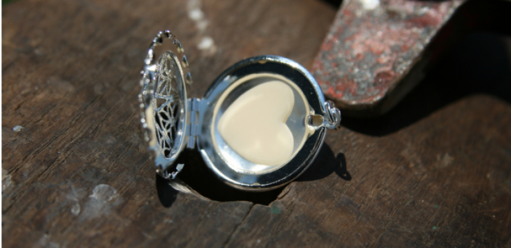 breast-milk-locket.png
