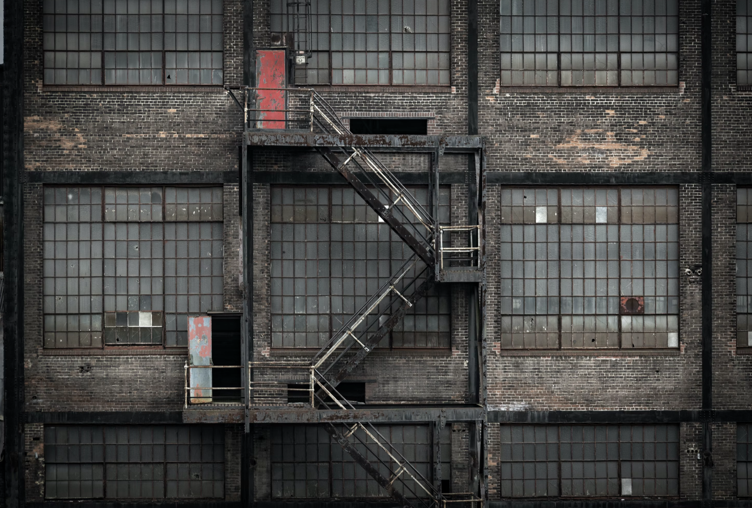 warehouse Bethlehem, PA to visit the reclaimed Hoover Mason Trestle which was formerly known as Bethlehem Steel. The Steel plant is surrounded by abandoned factory and warehouse buildings. Now the Hoover Mason Trestle is considered an outdoor museum.