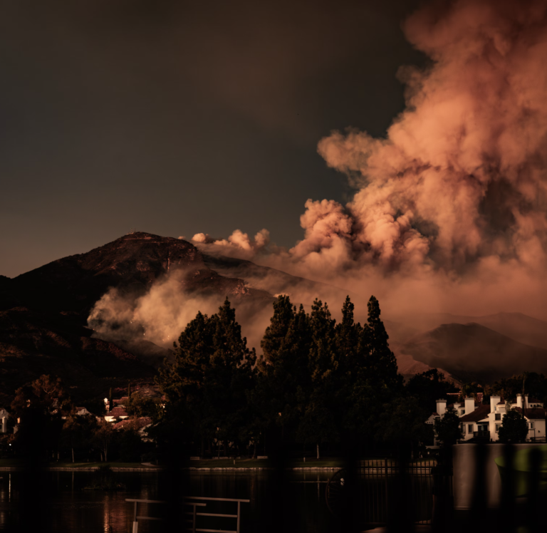California wildfires will hurt your lungs as toxic burnt building pollution drifts