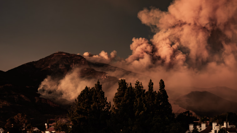 California wildfires will hurt your lungs as toxic burnt building pollution drifts