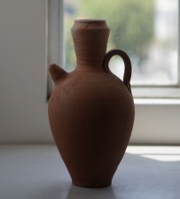 Can clay jugs filter water?