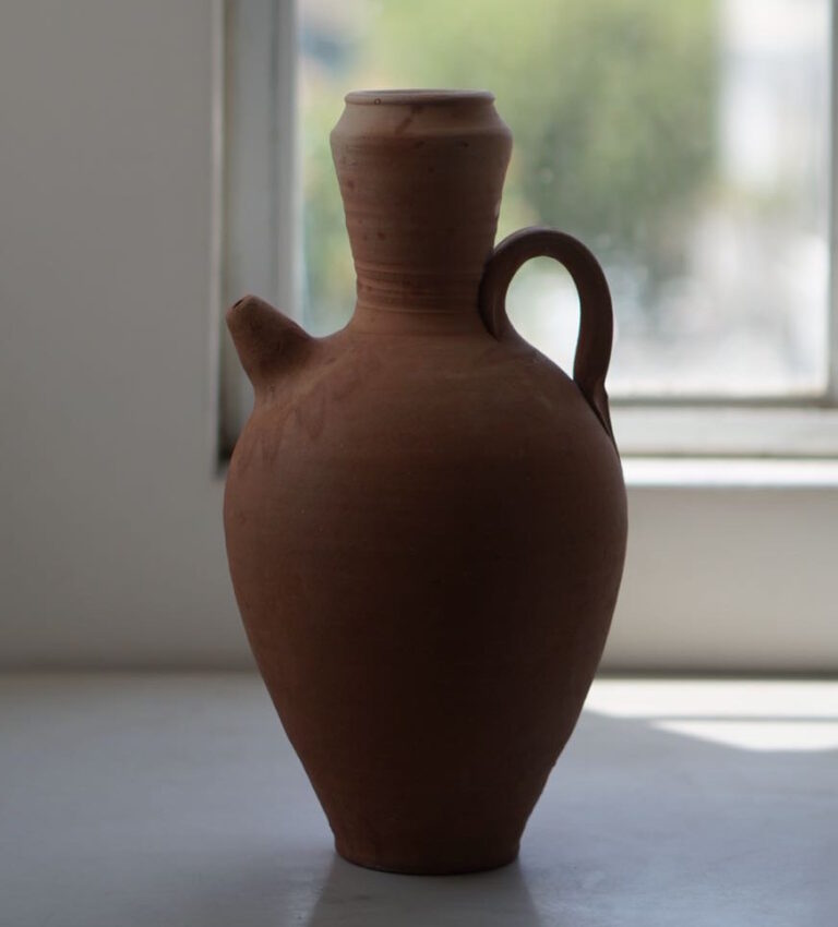 Can clay jugs filter water?