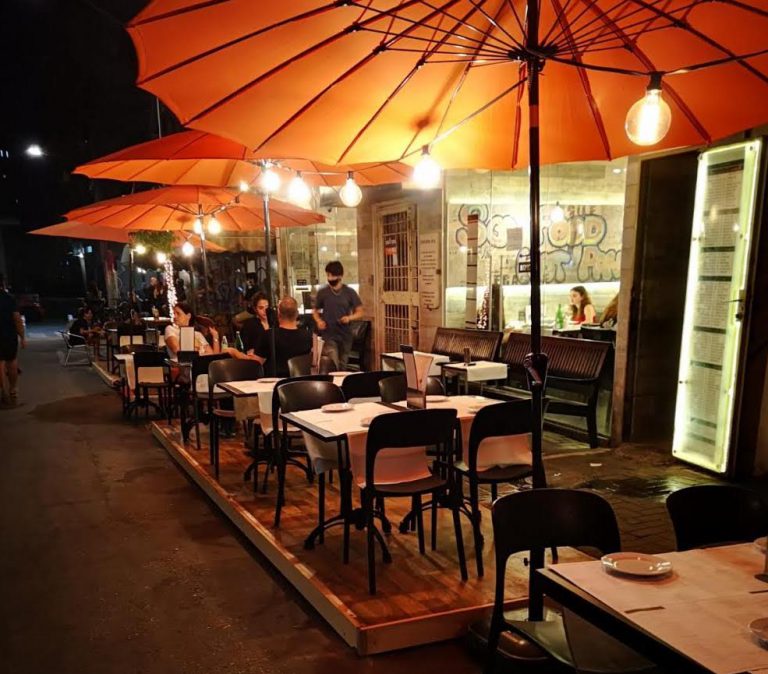 Tel Aviv makes Covid-friendly breathing sidewalks