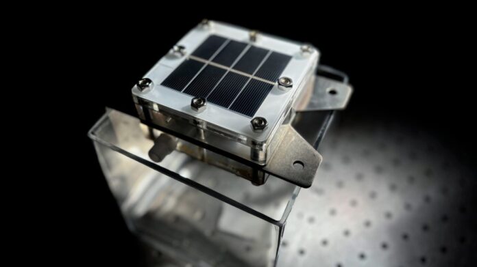 Solar-powered system generates green hydrogen and clean water from ...