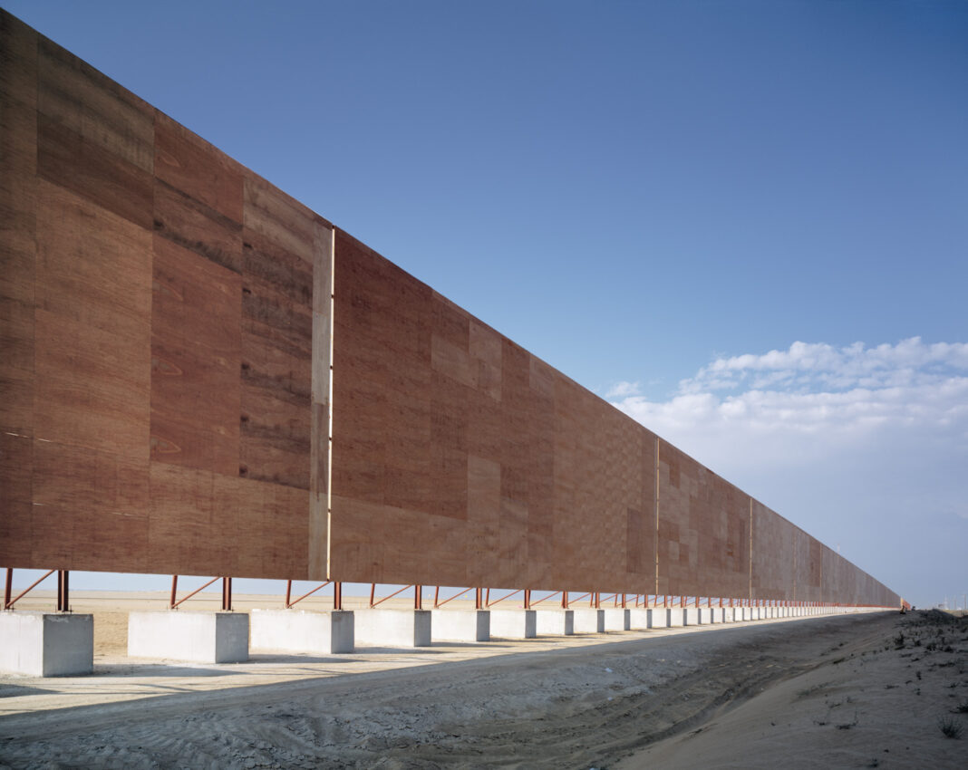 Dubai, world's longest billboard, Richard Allenby-Pratt, Expo Hoarding, Jebel Ali, Dubai Expo, advertising,