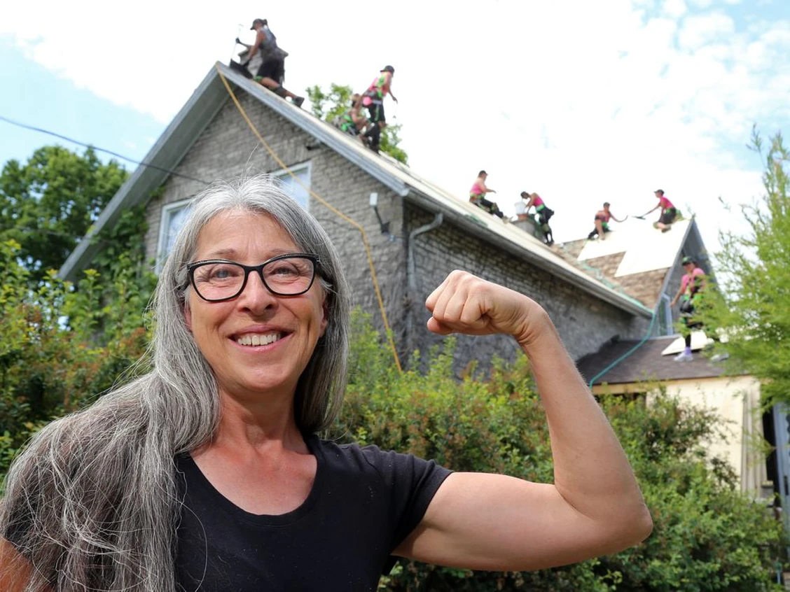 She commissioned all-female roofing team