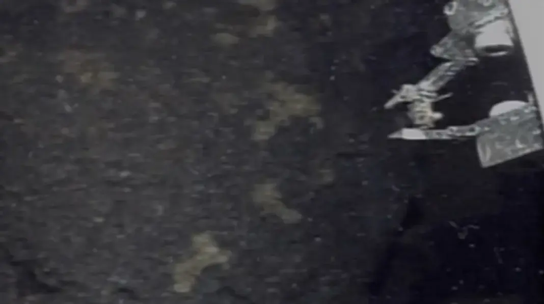 Robot retrieves radiactive nuclear material from Fukushima