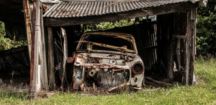garage-repair-old-car.jpg