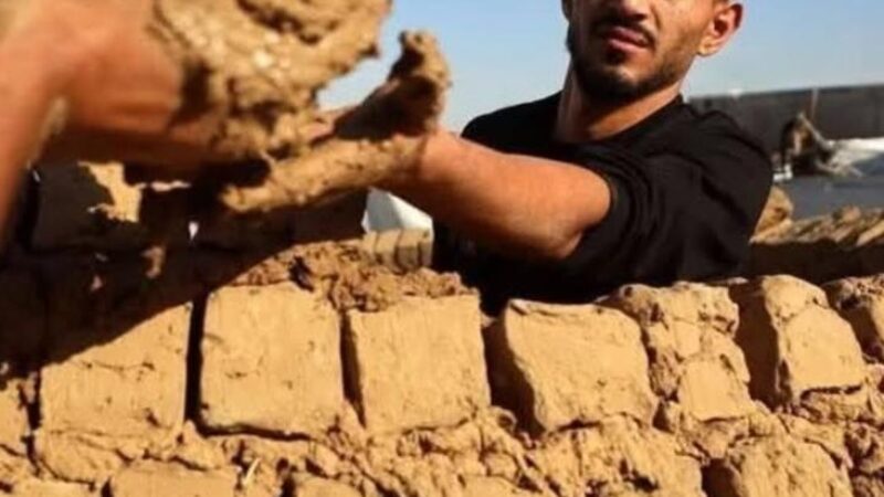 Mud bricks are not just for Minecraft – they can solve real-world refugee housing