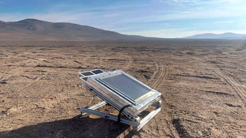 A Solar-Powered Device Pulls Drinking Water from Desert Air