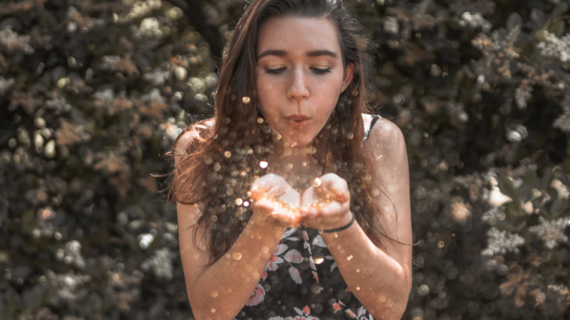 A Simple Change Can Reduce Your Microplastic Intake from 90,000 to 4,000 Particles Per Year