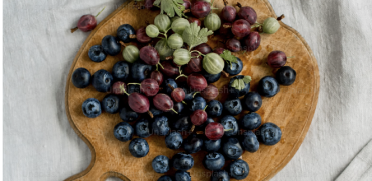 gooseberry-plate-blueberry.png