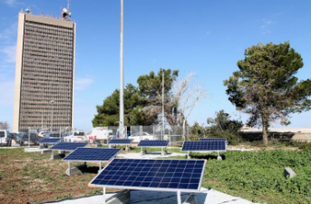 Can solar panels boost green roof productivity? New study asks